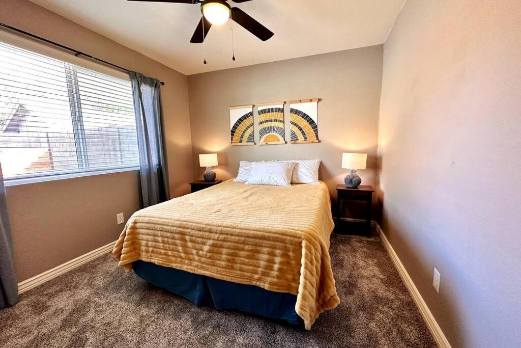 Mesa Oasis Private Pool Spacious! 10+ Guests 7 Beds New, Great Location! Exterior photo