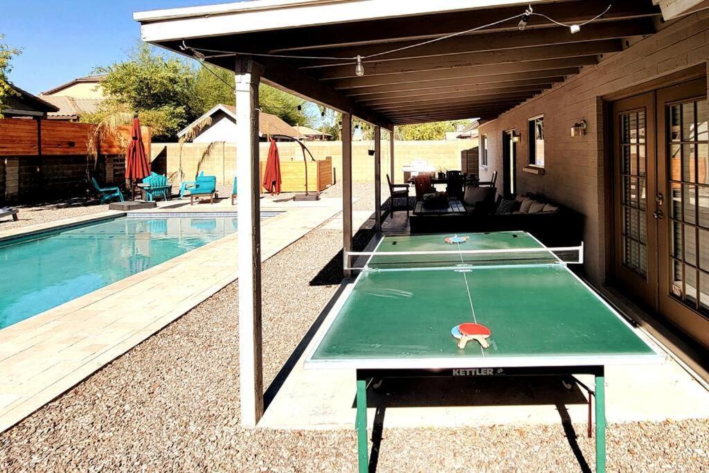 Mesa Oasis Private Pool Spacious! 10+ Guests 7 Beds New, Great Location! Exterior photo